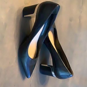 DKNY pointed toe black pumps